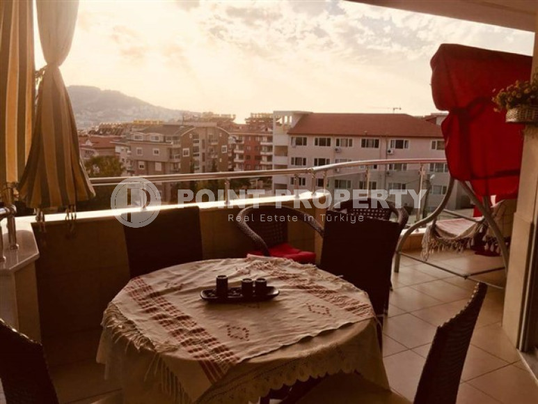 Spacious five-bedroom penthouse, 300m², in the center of Alanya, Buykhasbahce district.-id-1582-photo-10