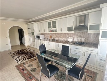 Уютная квартира с приятным светлым интерьером в 400 метрах от моря, в центре живописного районе Аланьи - Тосмур-id-7545-фото-2