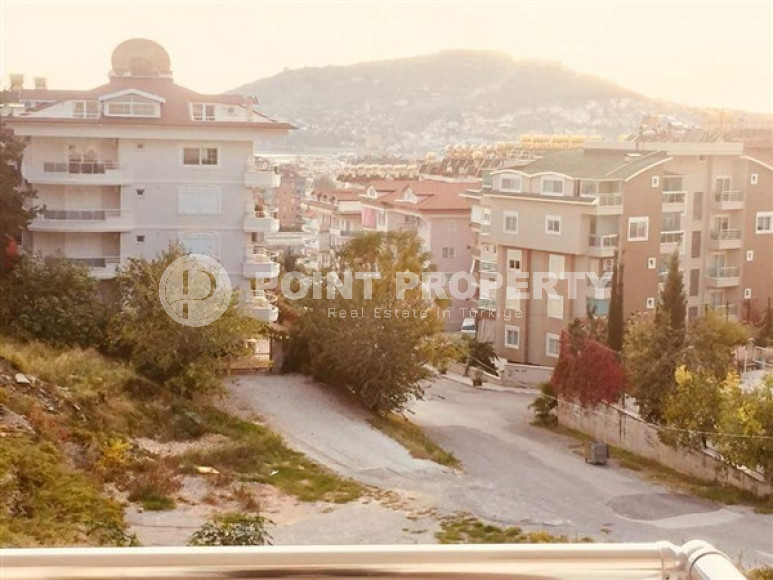 Spacious five-bedroom penthouse, 300m², in the center of Alanya, Buykhasbahce district.-id-1582-photo-12