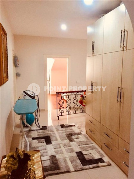 Spacious five-bedroom penthouse, 300m², in the center of Alanya, Buykhasbahce district.-id-1582-photo-27