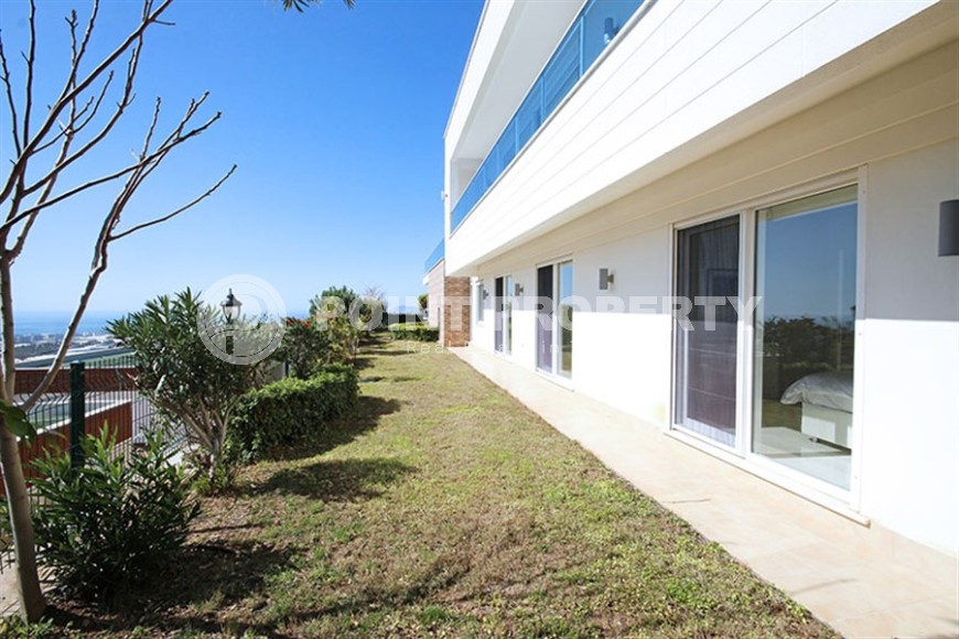 Панорамная вилла с инфинити бассейном и ухоженным зеленым садом, в пяти километрах от моря-id-7553-фото-29