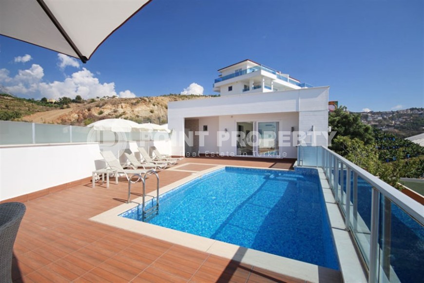 Панорамная вилла с инфинити бассейном и ухоженным зеленым садом, в пяти километрах от моря-id-7553-фото-24