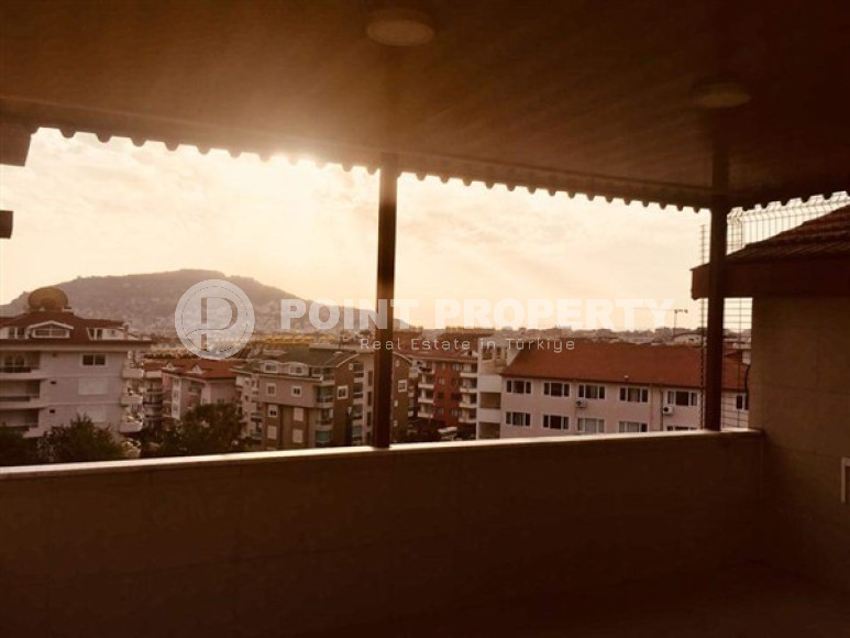 Spacious five-bedroom penthouse, 300m², in the center of Alanya, Buykhasbahce district.-id-1582-photo-31