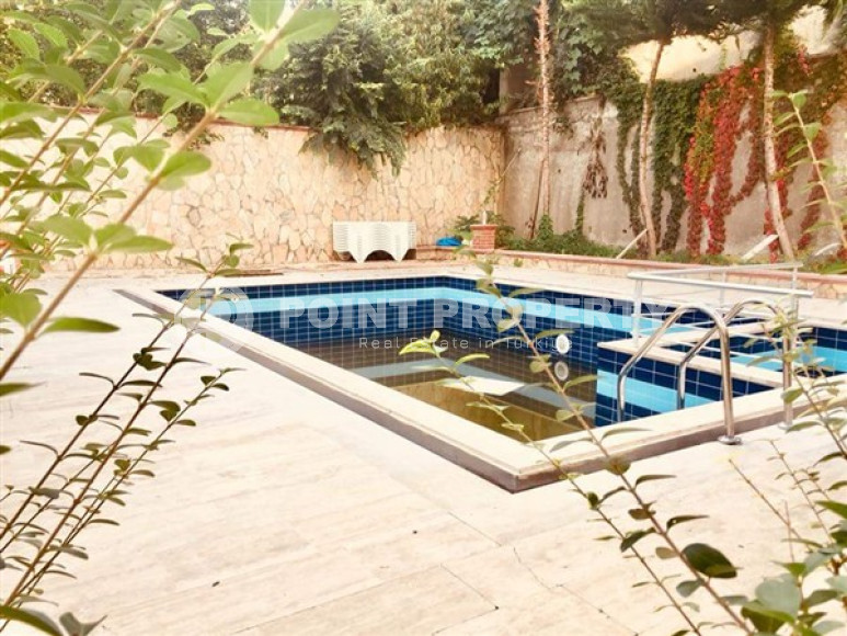 Spacious five-bedroom penthouse, 300m², in the center of Alanya, Buykhasbahce district.-id-1582-photo-36