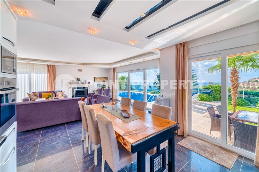 Атмосферная двухэтажная вилла с бассейном и цветущим садом, в 2200 метрах от моря-id-7556-фото-4