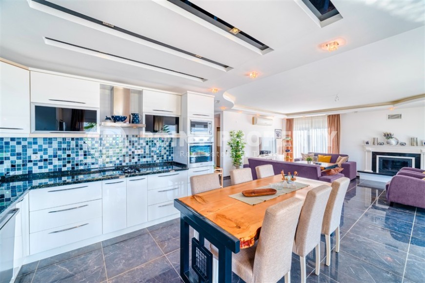 Атмосферная двухэтажная вилла с бассейном и цветущим садом, в 2200 метрах от моря-id-7556-фото-5