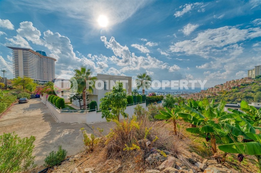 Атмосферная двухэтажная вилла с бассейном и цветущим садом, в 2200 метрах от моря-id-7556-фото-34