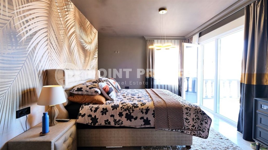 Villa built in 2007 with a new designer renovation, in the modern area of Alanya - Mahmutlar-id-7559-photo-13