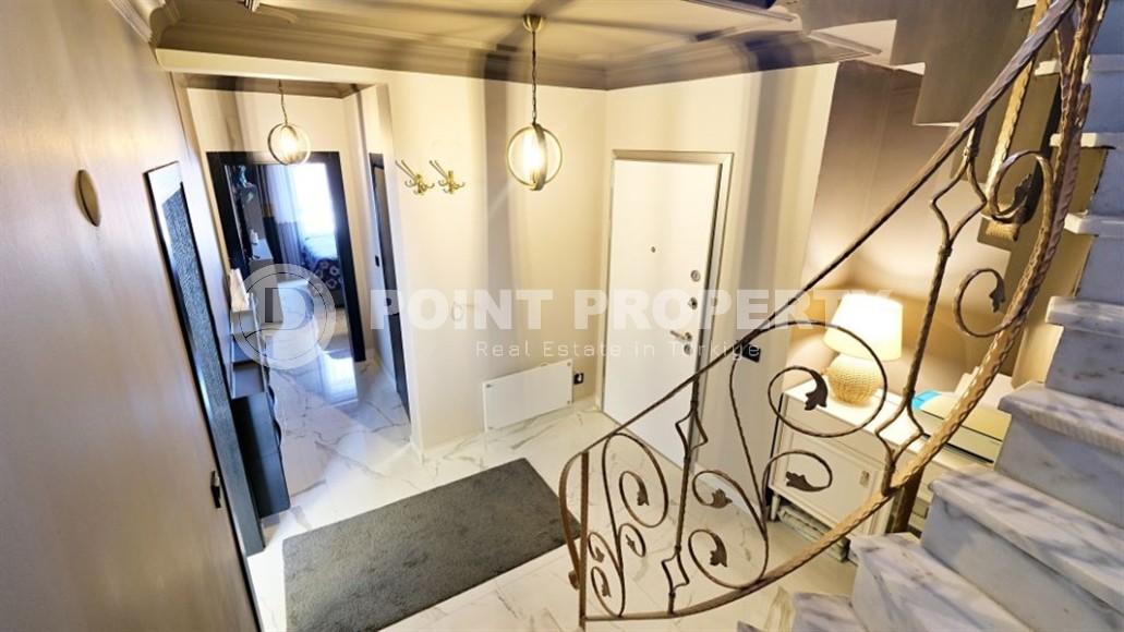 Villa built in 2007 with a new designer renovation, in the modern area of Alanya - Mahmutlar-id-7559-photo-16