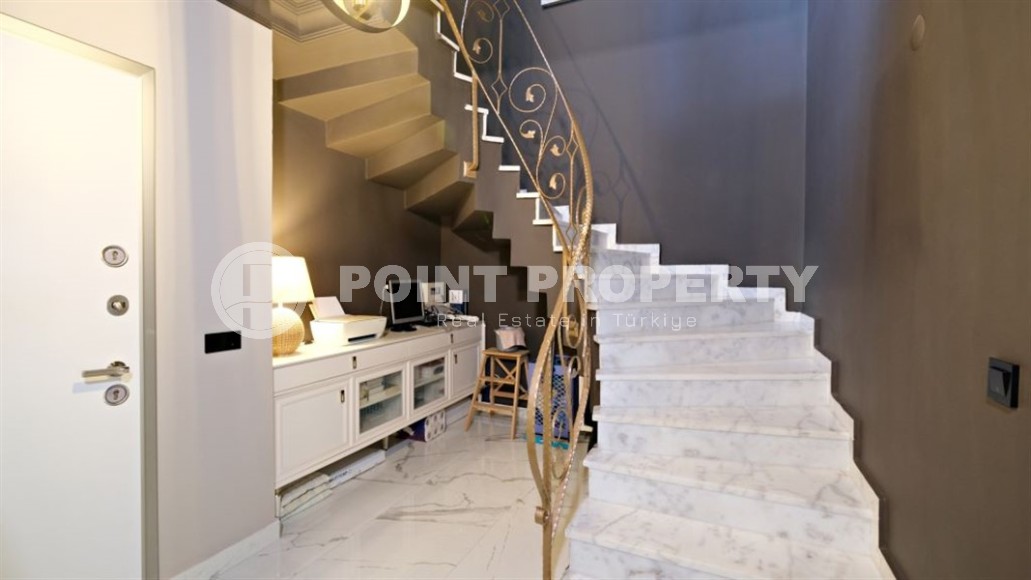 Villa built in 2007 with a new designer renovation, in the modern area of Alanya - Mahmutlar-id-7559-photo-17