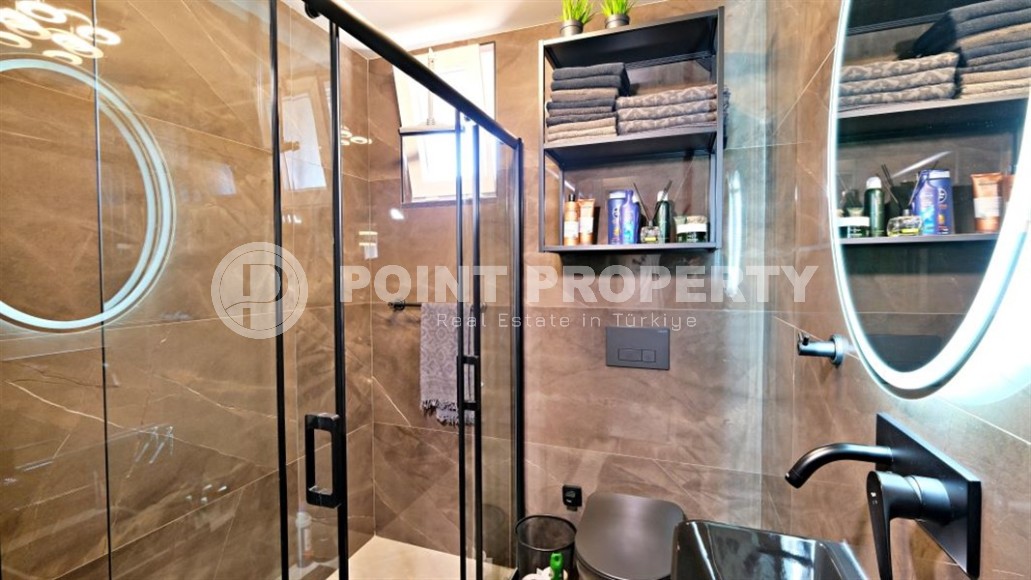 Villa built in 2007 with a new designer renovation, in the modern area of Alanya - Mahmutlar-id-7559-photo-21