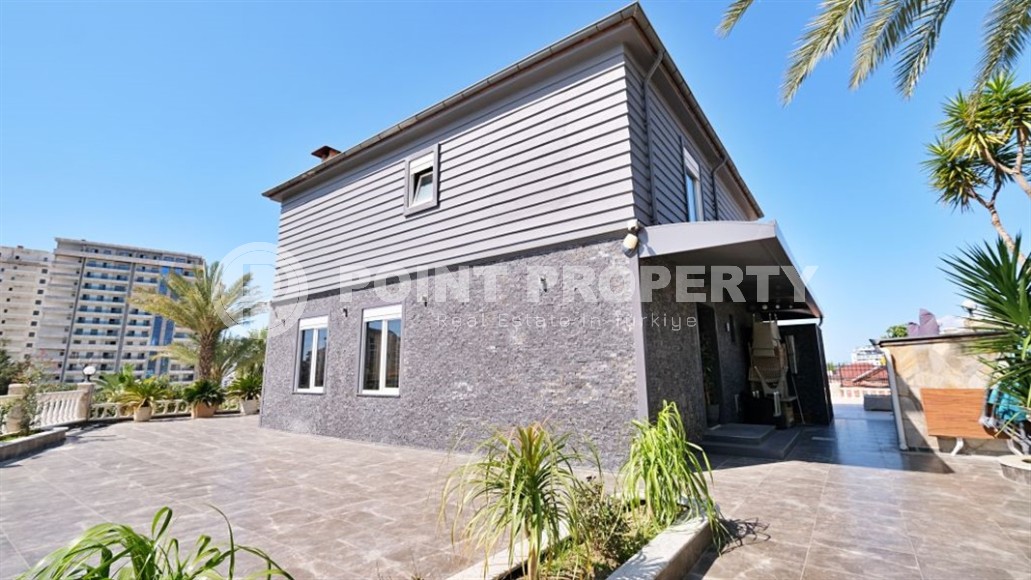 Villa built in 2007 with a new designer renovation, in the modern area of Alanya - Mahmutlar-id-7559-photo-25