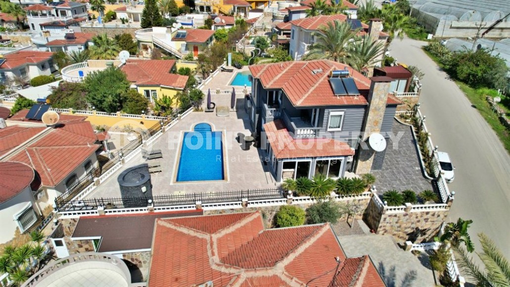 Villa built in 2007 with a new designer renovation, in the modern area of Alanya - Mahmutlar-id-7559-photo-27