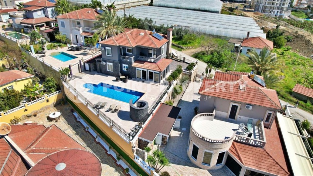 Villa built in 2007 with a new designer renovation, in the modern area of Alanya - Mahmutlar-id-7559-photo-29