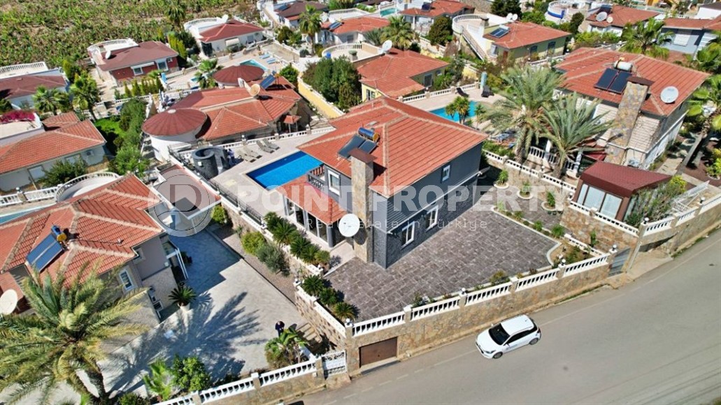 Villa built in 2007 with a new designer renovation, in the modern area of Alanya - Mahmutlar-id-7559-photo-30