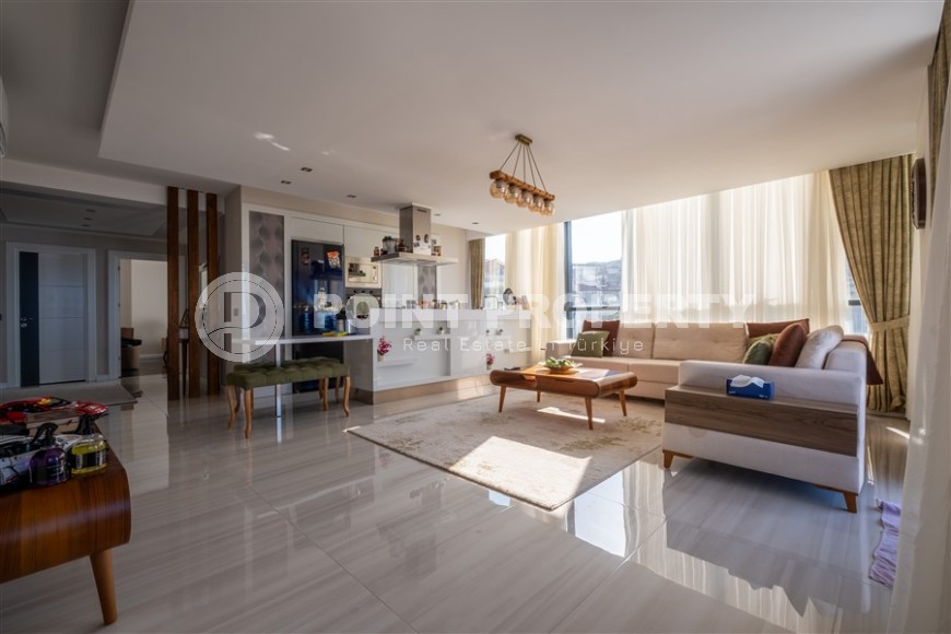 Bright, comfortable apartment with panoramic sea views, in a modern residential complex with rich internal infrastructure-id-7563-photo-2