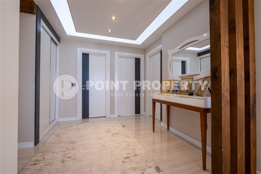 Bright, comfortable apartment with panoramic sea views, in a modern residential complex with rich internal infrastructure-id-7563-photo-10