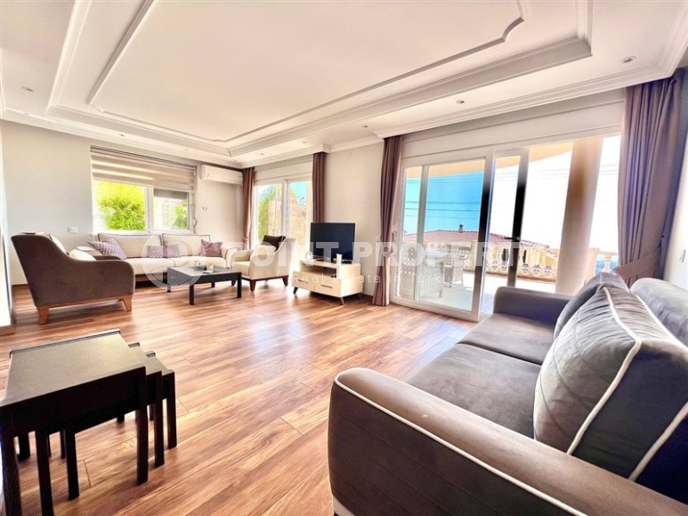 Симпатичная двухэтажная вилла 2009 года постройки, в трех километрах от центра района Каргыджак-id-7564-фото-3