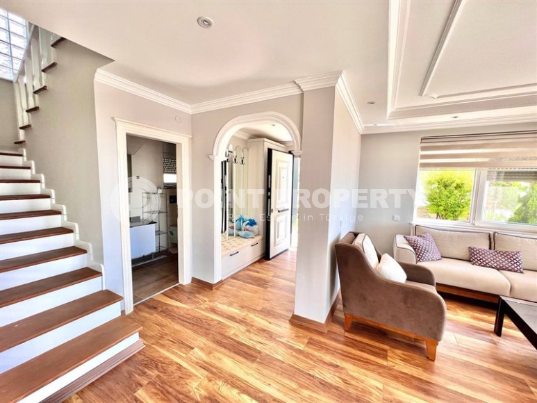 Симпатичная двухэтажная вилла 2009 года постройки, в трех километрах от центра района Каргыджак-id-7564-фото-5