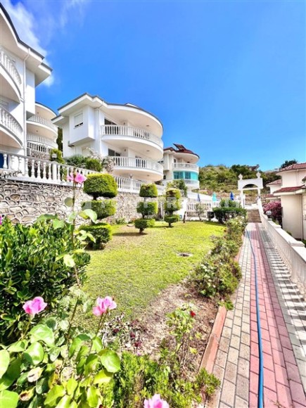 Симпатичная двухэтажная вилла 2009 года постройки, в трех километрах от центра района Каргыджак-id-7564-фото-20