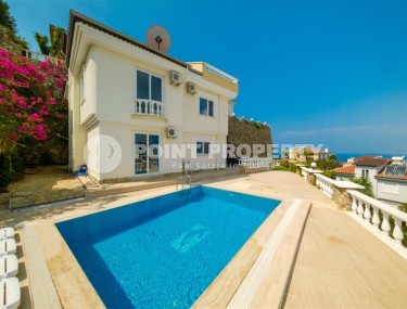 Three-storey villa 4+1 with panoramic sea views, two kilometers from the beach and promenade-id-7572-photo-1