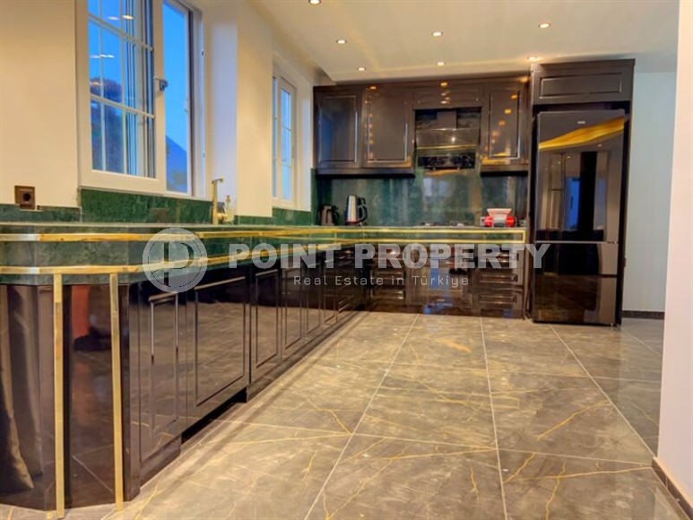 Villa with designer renovation, four bedrooms and views of the Mediterranean Sea in the Kargicak area-id-5293-photo-7