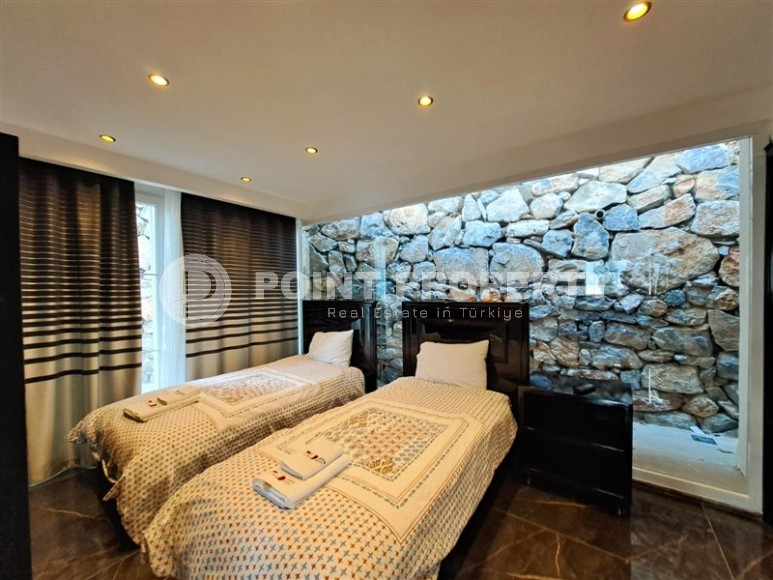 Villa with designer renovation, four bedrooms and views of the Mediterranean Sea in the Kargicak area-id-5293-photo-12