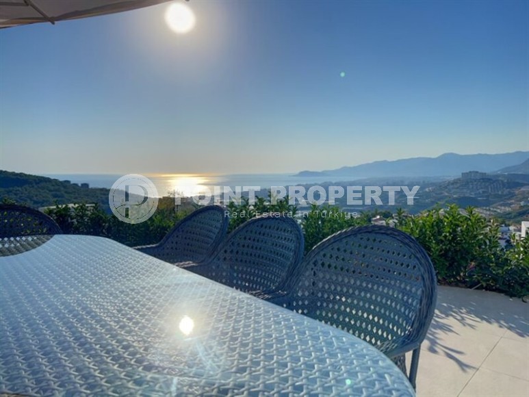 Villa with designer renovation, four bedrooms and views of the Mediterranean Sea in the Kargicak area-id-5293-photo-24