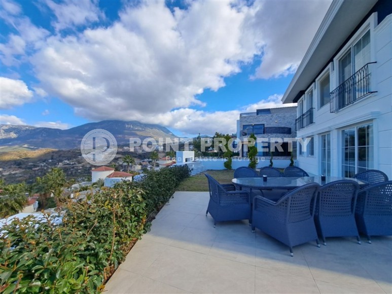 Villa with designer renovation, four bedrooms and views of the Mediterranean Sea in the Kargicak area-id-5293-photo-31