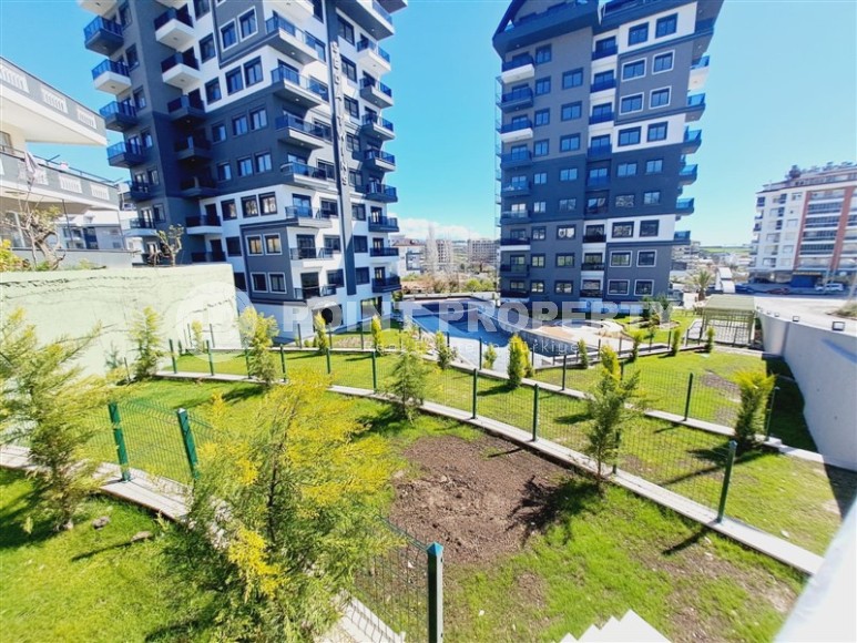 Apartments and duplexes in a new 9-storey residential complex in the resort area of Alanya - Avsallar-id-7575-photo-9