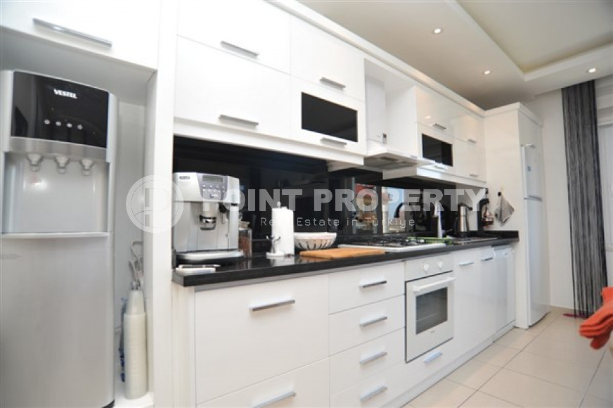 Furnished two bedroom apartment, 100m², 700m from Cleopatra Beach, Alanya center-id-1584-photo-9