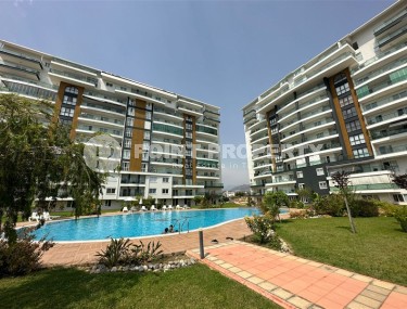 Spacious two-level apartment 4+1 on the 10th floor with an attic, one and a half kilometers from the sea-id-7591-photo-1
