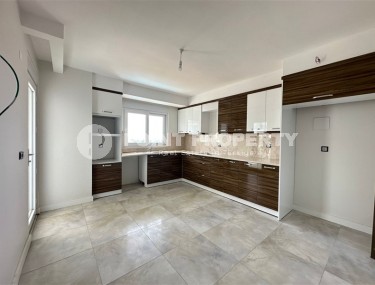 Spacious two-level apartment 4+1 on the 10th floor with an attic, one and a half kilometers from the sea-id-7591-photo-2