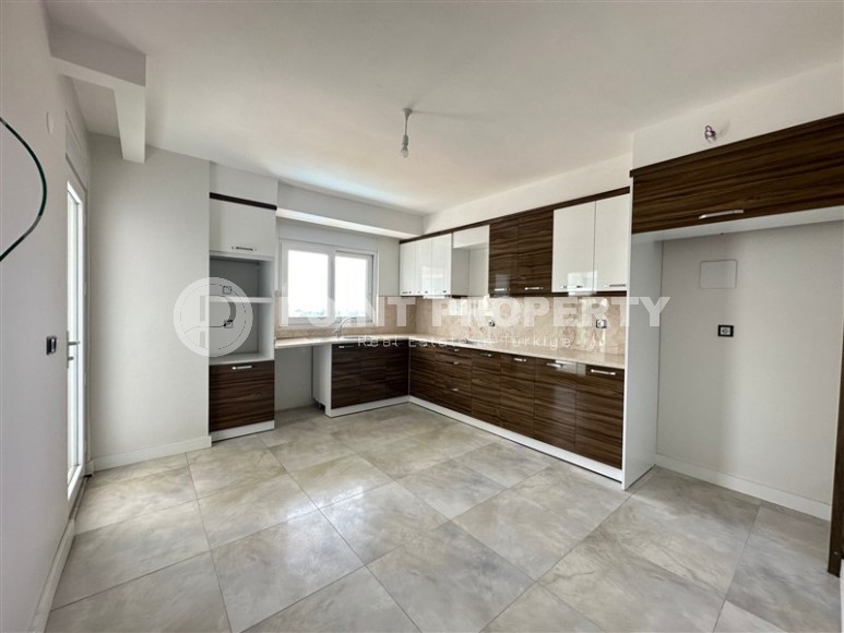 Просторная двухуровневая квартира 4+1 на 10-м этаже с мансардой, в полутора километрах от моря-id-7591-фото-2