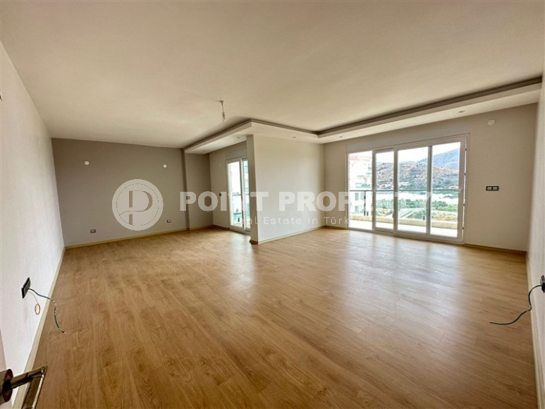 Просторная двухуровневая квартира 4+1 на 10-м этаже с мансардой, в полутора километрах от моря-id-7591-фото-3