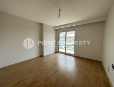 Spacious two-level apartment 4+1 on the 10th floor with an attic, one and a half kilometers from the sea-id-7591-photo-5