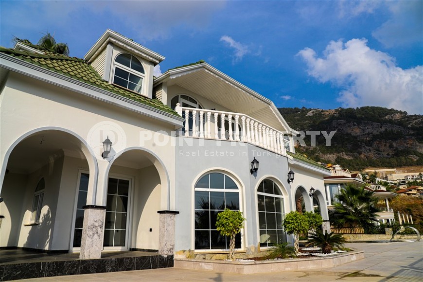 Атмосферная двухэтажная вилла 4+1 с бассейном и садом, в трех с половиной километрах от моря.-id-7597-фото-2