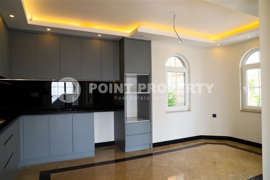 Атмосферная двухэтажная вилла 4+1 с бассейном и садом, в трех с половиной километрах от моря.-id-7597-фото-5