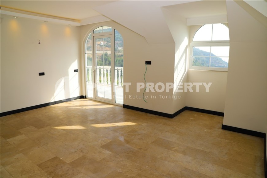 Атмосферная двухэтажная вилла 4+1 с бассейном и садом, в трех с половиной километрах от моря.-id-7597-фото-8