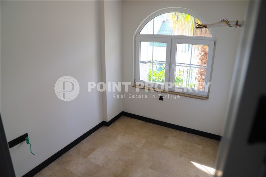 Атмосферная двухэтажная вилла 4+1 с бассейном и садом, в трех с половиной километрах от моря.-id-7597-фото-10