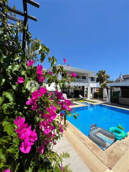 Просторная двухэтажная вилла 4+2 с новым ремонтом и современным дизайном,  в живописном, экологически чистом районе Аланьи - Тюрклер-id-7606-фото-21