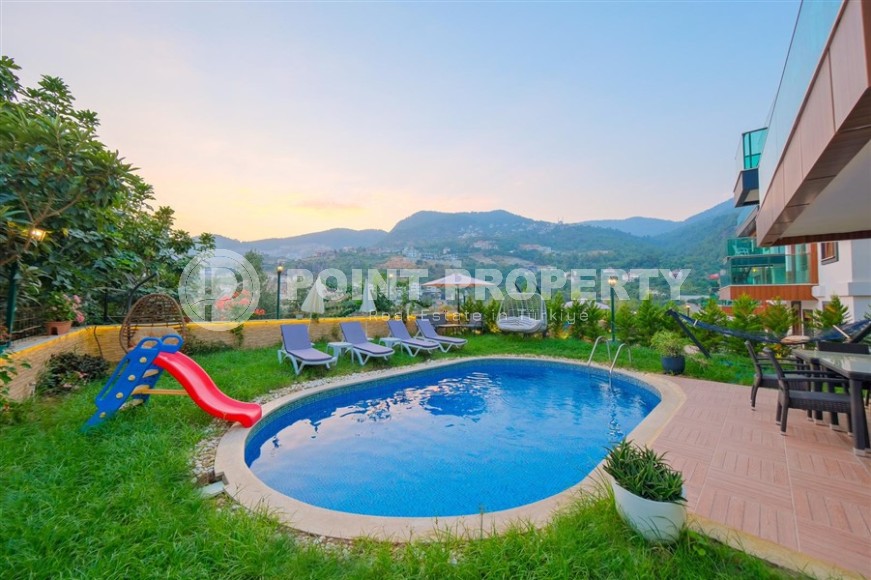 Elite detached villa with a swimming pool and a garden, in a prestigious area of Alanya - Bektas-id-7614-photo-18