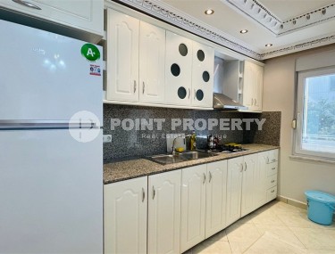 Inexpensive apartment with two bedrooms and spacious glazed balconies in the center of Mahmutlar-id-7624-photo-2