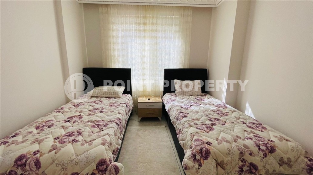 Inexpensive apartment with two bedrooms and spacious glazed balconies in the center of Mahmutlar-id-7624-photo-5