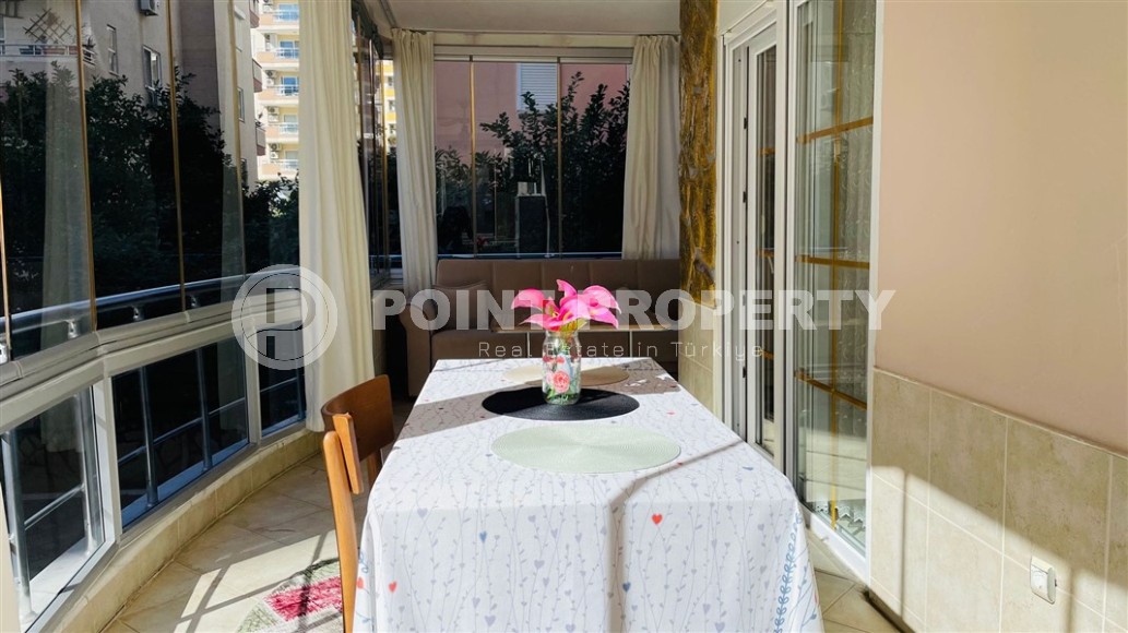 Inexpensive apartment with two bedrooms and spacious glazed balconies in the center of Mahmutlar-id-7624-photo-12