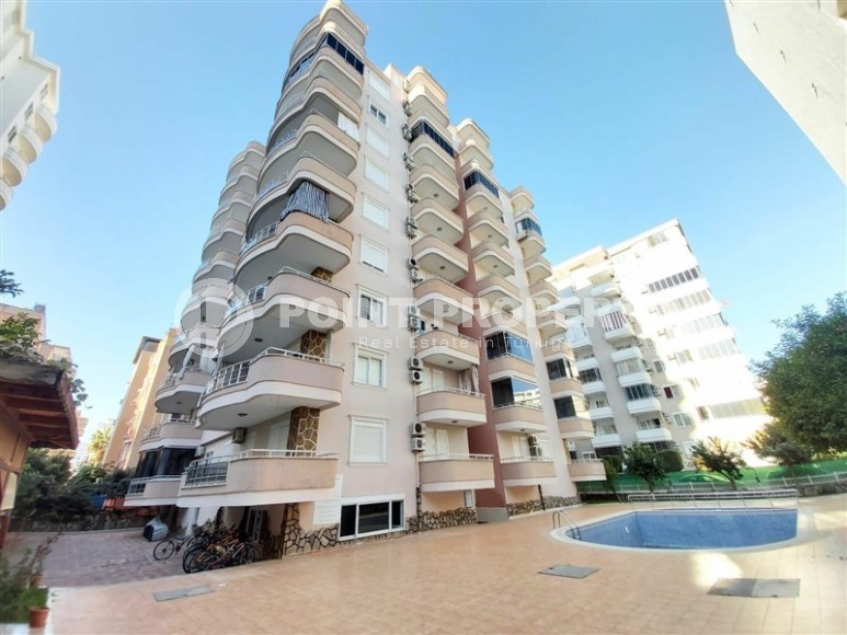 Inexpensive apartment with two bedrooms and spacious glazed balconies in the center of Mahmutlar-id-7624-photo-15