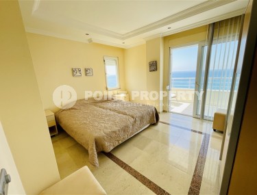 Panoramic apartment with luxurious views of the sea and Mount Kale, in the center of a quiet area of Alanya - Tosmur-id-7631-photo-4
