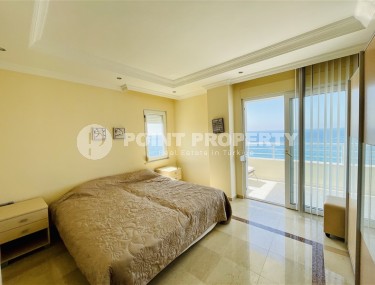 Panoramic apartment with luxurious views of the sea and Mount Kale, in the center of a quiet area of Alanya - Tosmur-id-7631-photo-5