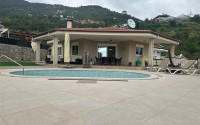 Detached villa with a swimming pool and garden area, four and a half kilometers from the sea-id-7633-photo-1