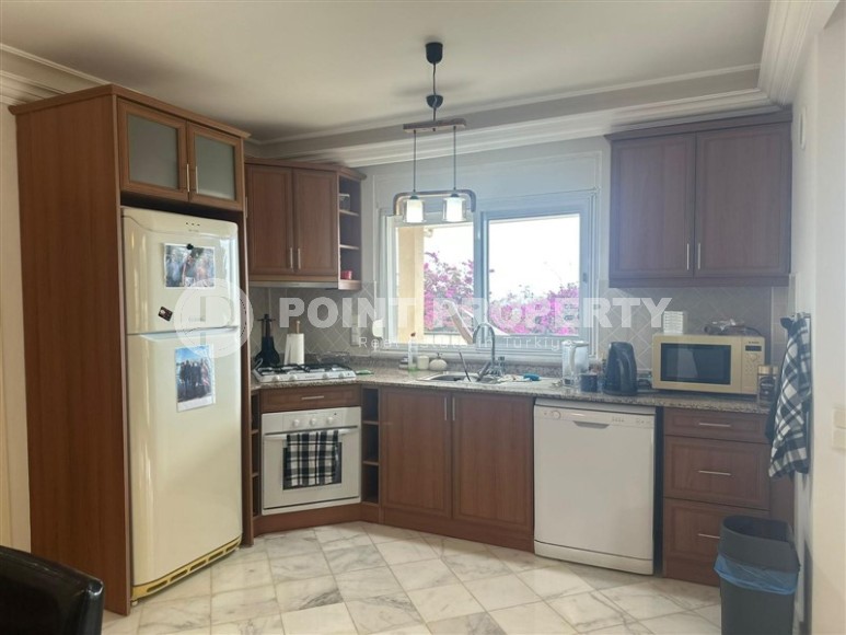 Detached villa with a swimming pool and garden area, four and a half kilometers from the sea-id-7633-photo-5